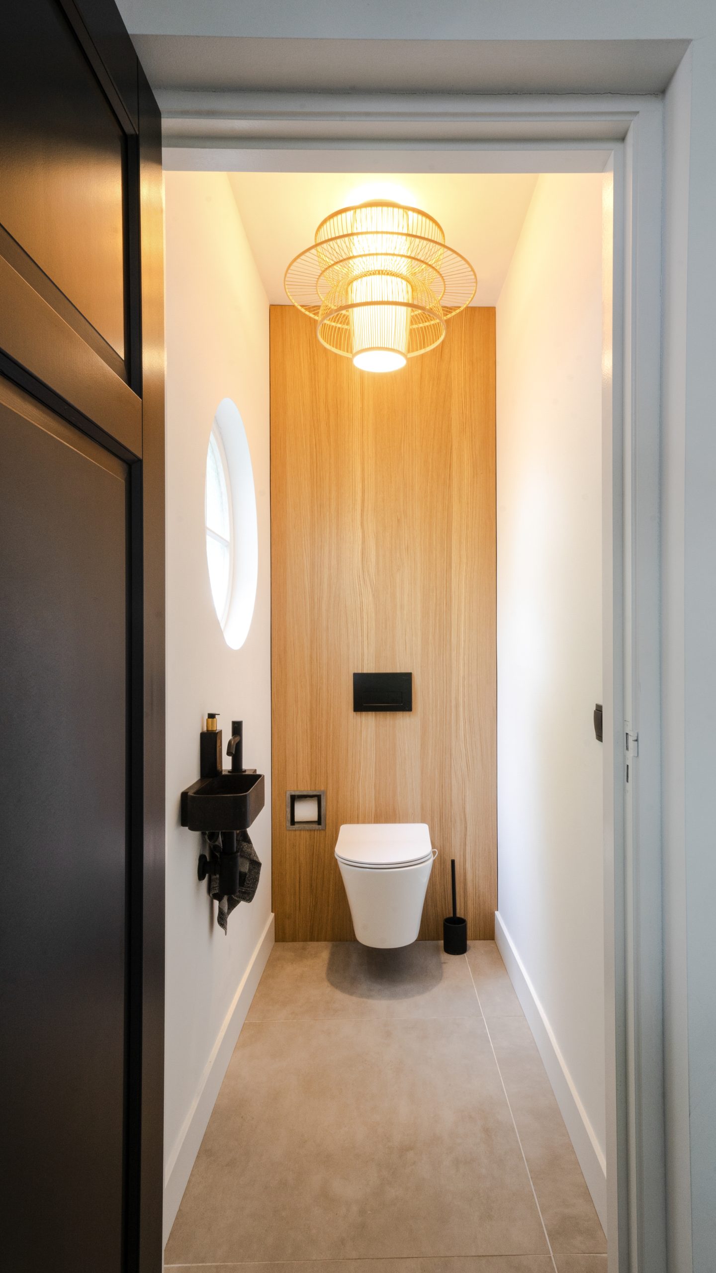 Eiken achterwand toilet