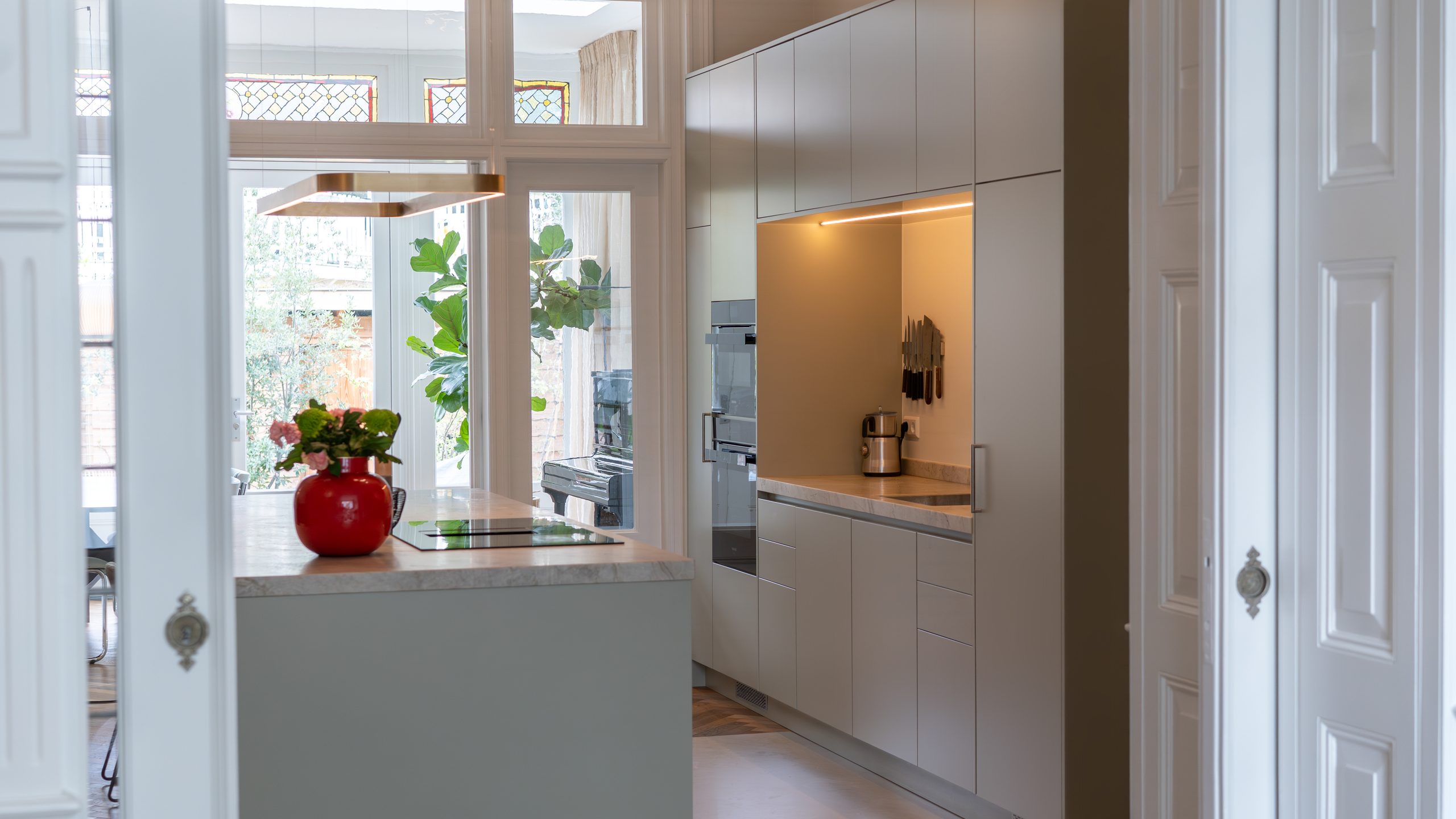 Moderne maatkeuken in klassieke woning Utrecht